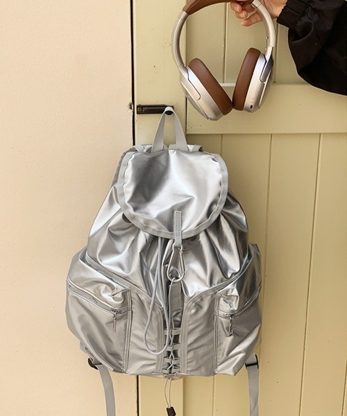 Miniministore(ミニミニストア)の「巾着リュック メタリック ドロストバッグ(バックパック/リュック・レディース・シルバー/ブラック・FREE)」の7枚目の写真