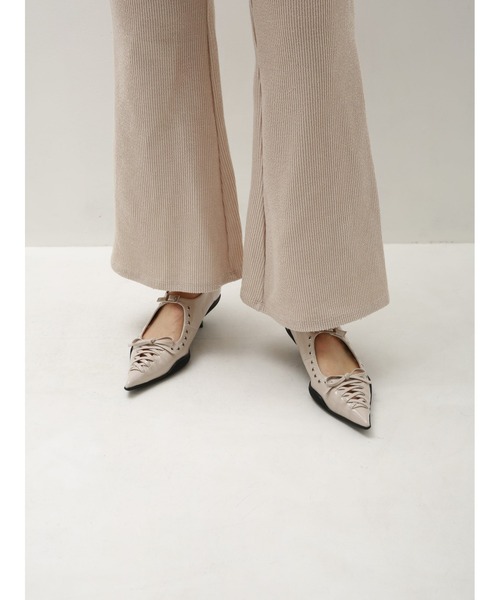 Bella lume（ベッラルーメ）の「《Bella Lume(ベッラルーメ)》アイレットパンプス（パンプス・レディース・ブラック/アイボリー・LARGE/MEDIUM/SMALL）」の8枚目の写真