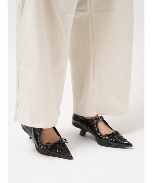 Bella lume（ベッラルーメ）の「《Bella Lume(ベッラルーメ)》アイレットパンプス（パンプス・レディース・ブラック/アイボリー・LARGE/MEDIUM/SMALL）」の12枚目の写真