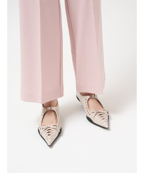 Bella lume（ベッラルーメ）の「《Bella Lume(ベッラルーメ)》アイレットパンプス（パンプス・レディース・ブラック/アイボリー・LARGE/MEDIUM/SMALL）」の6枚目の写真