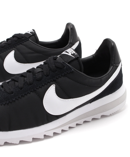 NIKE(ナイキ)の「【Ciaopanic】【NIKE】 クラシックコルテッツエピ(スニーカー・レディース・レッド/ブラック・24.5cm/23.5cm)」の3枚目の写真