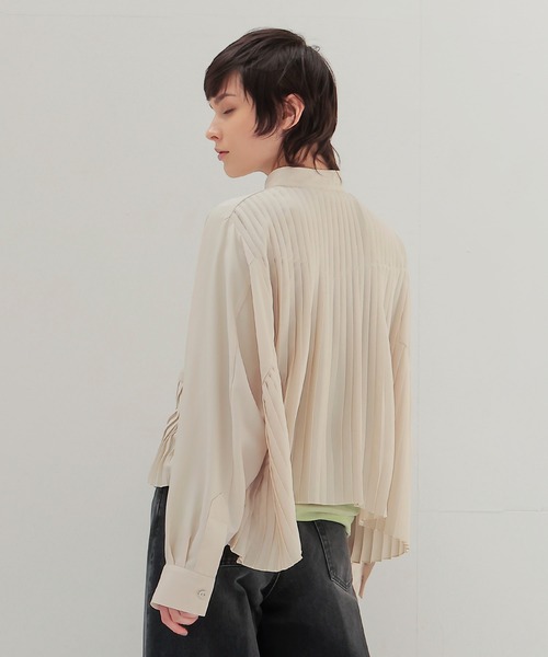 DRESSLAVE（ドレスレイブ）の「georgett pleats blouse(ジョーゼットプリーツブラウス)（シャツ/ブラウス・レディース・グリーン/ベージュ・38）」の4枚目の写真
