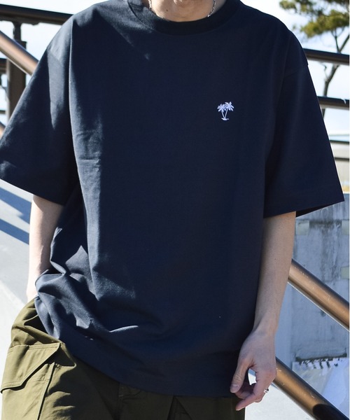 Sunny Smith(サニースミス)の「11.6ウルトラヘビーオンス Heavy Smithヤシの木柄 ワンポイント刺繍Tee(Tシャツ/カットソー・メンズ・チャコールグレー/ブラック/オフホワイト・LARGE/MEDIUM)」の12枚目の写真