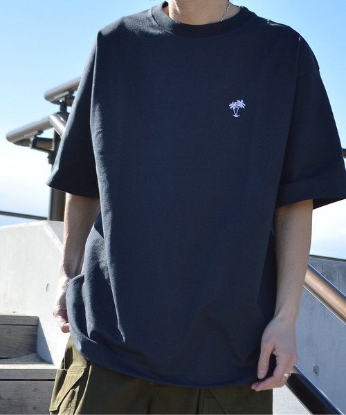 Sunny Smith(サニースミス)の「11.6ウルトラヘビーオンス Heavy Smithヤシの木柄 ワンポイント刺繍Tee(Tシャツ/カットソー・メンズ・チャコールグレー/ブラック/オフホワイト・LARGE/MEDIUM)」の15枚目の写真