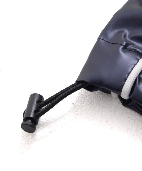 Revo.（レボ）の「シャイニーメタリック サイバーロゴ ワンポイント刺繍 トラックパンツ（その他パンツ・メンズ・シルバー/ネイビー系・L/M）」の8枚目の写真