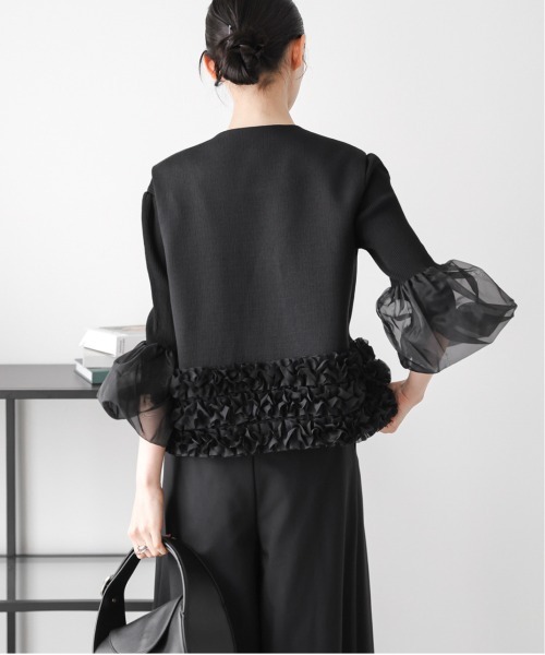 AMELY(エミリー)の「フリルヘムショートジレ(ベスト・レディース・ブラック/ベージュ/ネイビー・フリー)」の6枚目の写真