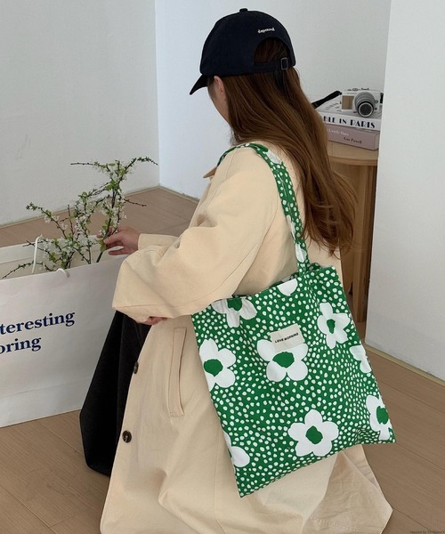 TONE SELECT GOODS（トーンセレクトグッズ）の「Liaa/花柄 ドット柄 トートバッグ A18609（トートバッグ・レディース・ブラック/グリーン・FREE）」の2枚目の写真