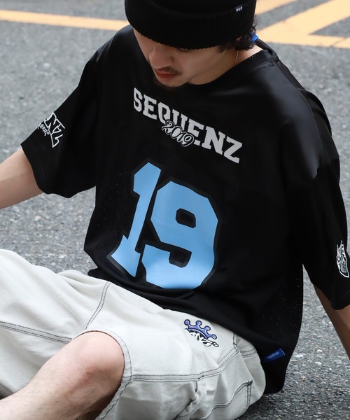 セール】【SEQUENZ/シークエンズ】 FOOTBALL CLUB T-SHIRTS / V