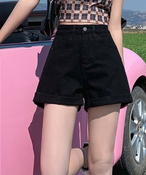 Songe(ソンジュ)の「ルーズデニムショートパンツ(デニムパンツ・レディース・ブラック/ホワイト・S/M/L)」の2枚目の写真