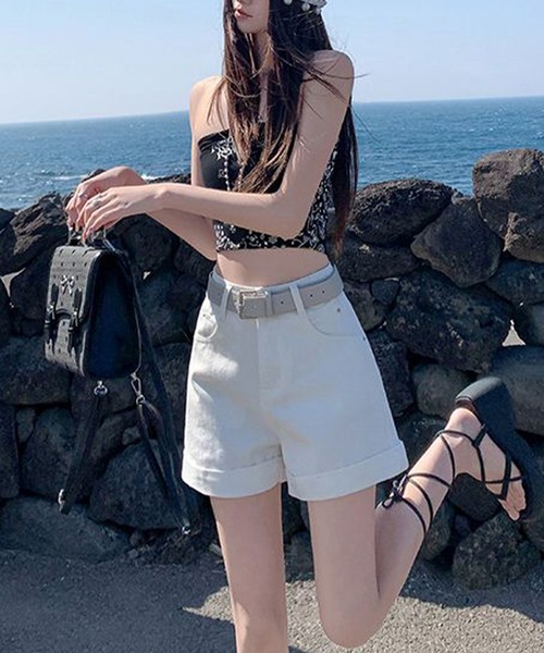 Songe(ソンジュ)の「ルーズデニムショートパンツ(デニムパンツ・レディース・ブラック/ホワイト・S/M/L)」の3枚目の写真