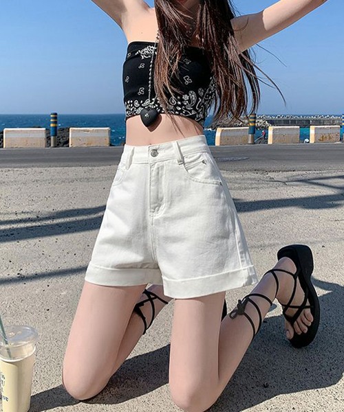 Songe(ソンジュ)の「ルーズデニムショートパンツ(デニムパンツ・レディース・ブラック/ホワイト・S/M/L)」の9枚目の写真