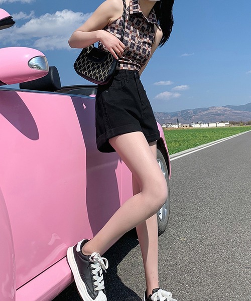 Songe(ソンジュ)の「ルーズデニムショートパンツ(デニムパンツ・レディース・ブラック/ホワイト・S/M/L)」の10枚目の写真