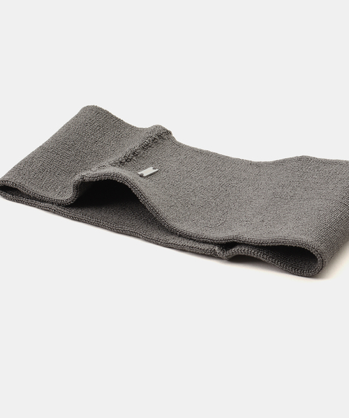 heyep（ヘイップ）の「heyep/ ヘイップ silk hair band（ヘアバンド・レディース・ブラック/チャコールグレー・FREE）」の4枚目の写真