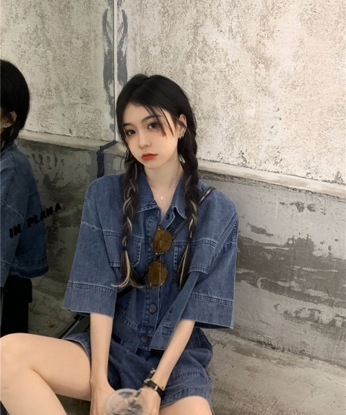 LETee（レティー）の「旬のデニムコーデが即完成！こなれ感たっぷりの半袖ジャケット＆ショートパンツセットアップ（セットアップ・レディース・ネイビー・FREE）」の6枚目の写真