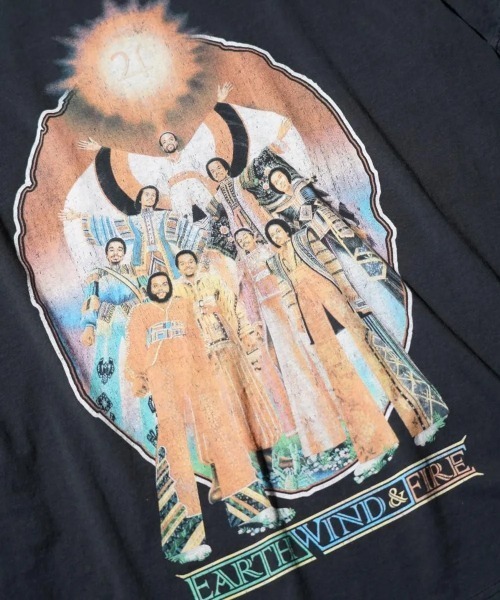THRIFTY LOOK（スリフティールック）の「THRIFTY LOOK スリフティルック / THRIFTY"EARTH WIND & FIRE"TEE（Tシャツ/カットソー・メンズ・ブラック・XX-LARGE/X-LARGE/MEDIUM/LARGE）」の2枚目の写真