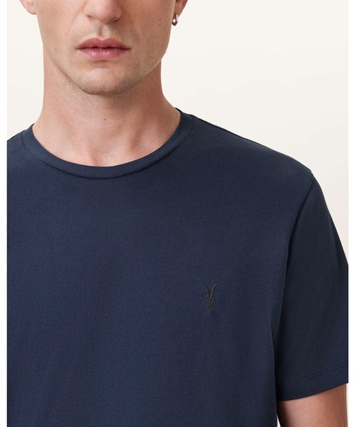 ALLSAINTS（オールセインツ）の「BRACE BRUSHED COTTON CREW NECK T-SHIRT | BRACE ブラッシュ コットン クルーネック Tシャツ（Tシャツ/カットソー・メンズ・ネイビー・M/L/XS/S/XL/XXL）」の4枚目の写真