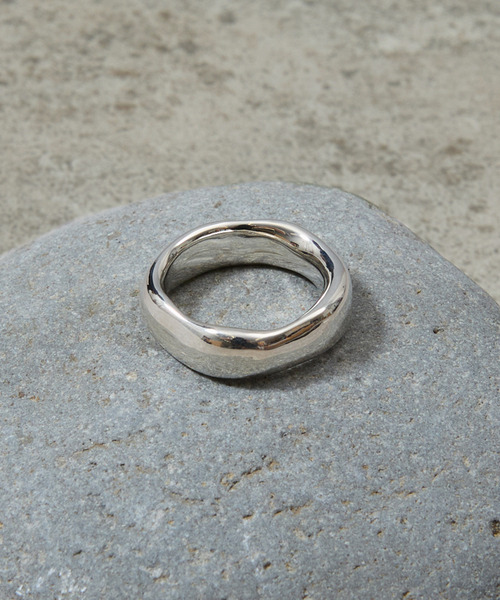 And A(アンドエー)の「And A アンドエー / SILVER925 WARPED PENTAGRAM RING シルバー925ペンタグラムリング 指輪 / AA-A25U001(リング・メンズ・シルバー・15号/17号/19号)」の4枚目の写真