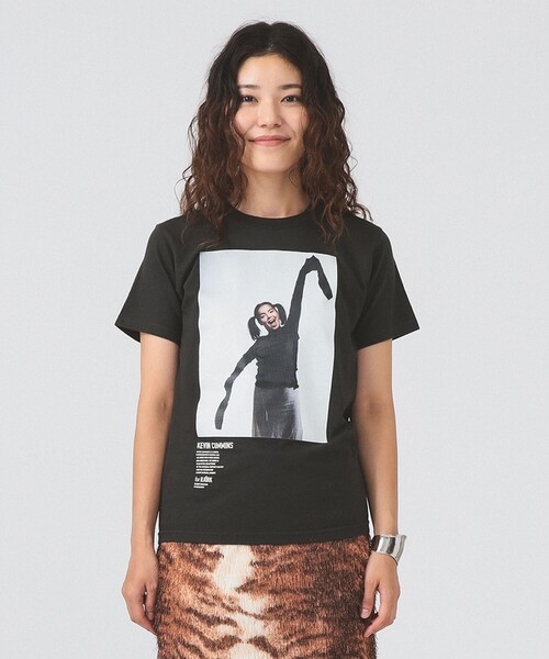 Ray BEAMS（レイビームス）の「【別注】Kevin Cummins / 「Bjork」Photo T②（Tシャツ/カットソー・レディース・ブラック・ONE SIZE）」の3枚目の写真