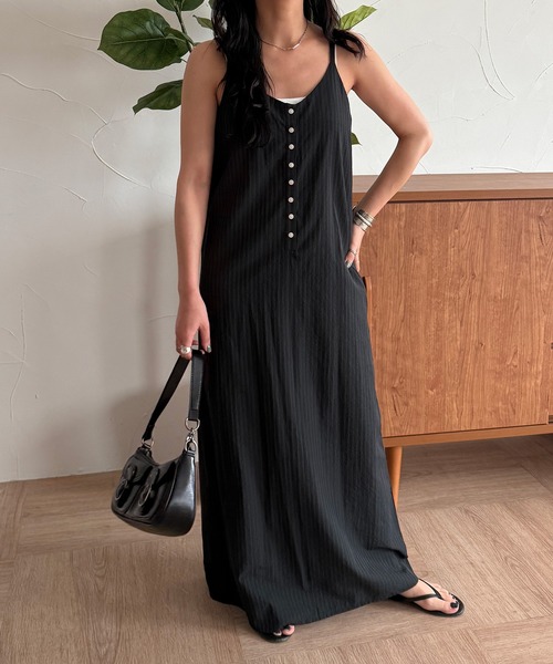 MUHET（ミュエータ）の「seersucker henry cami long dress / シアサッカーヘンリーネックキャミワンピース（ワンピース・レディース・ライトブルー/ブラック・SMALL/MEDIUM）」の14枚目の写真