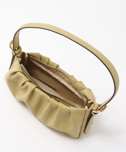 Cepica（セピカ）の「PUタック横長ワンショルダー（ショルダーバッグ・レディース・ブラック/マスタード・FREE）」の13枚目の写真