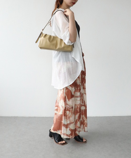 Cepica（セピカ）の「PUタック横長ワンショルダー（ショルダーバッグ・レディース・ブラック/マスタード・FREE）」の4枚目の写真