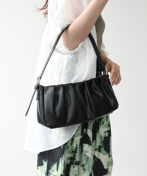 Cepica（セピカ）の「PUタック横長ワンショルダー（ショルダーバッグ・レディース・ブラック/マスタード・FREE）」の8枚目の写真