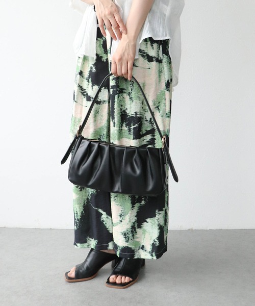 Cepica（セピカ）の「PUタック横長ワンショルダー（ショルダーバッグ・レディース・ブラック/マスタード・FREE）」の9枚目の写真