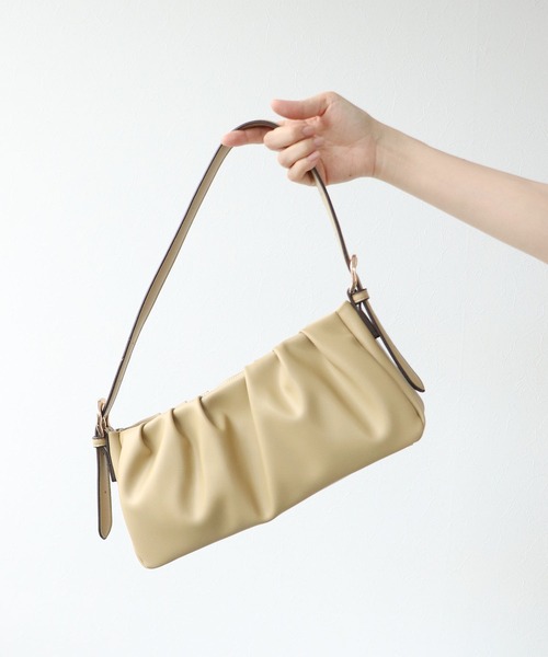 Cepica（セピカ）の「PUタック横長ワンショルダー（ショルダーバッグ・レディース・ブラック/マスタード・FREE）」の10枚目の写真