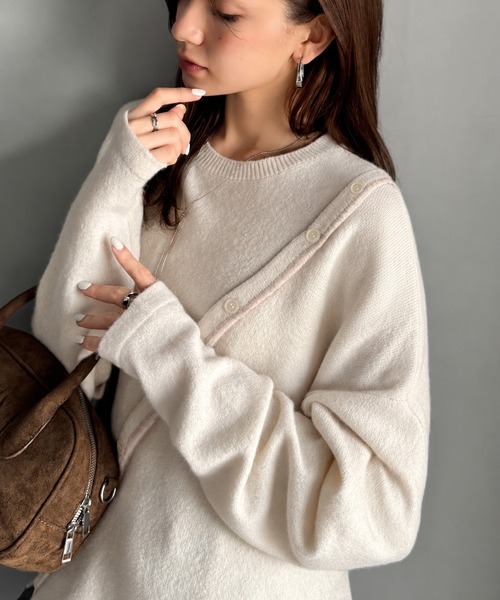 mily bilet(ミウィビレット)の「【mily bilet】ふわもち 斜め切り替え 2WAY ニット プルオーバー(ニット/セーター・レディース・ブラウン/アイボリー/チャコールグレー・LARGE/MEDIUM/SMALL/X-LARGE)」の4枚目の写真
