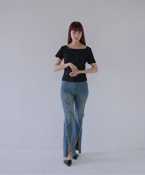 Uenui(ウニュイ)の「【 cunii 】 ワンショルダー風ネックデザインリブトップス(Tシャツ/カットソー・レディース・ホワイト/ブラック/カーキ・FREE)」の5枚目の写真