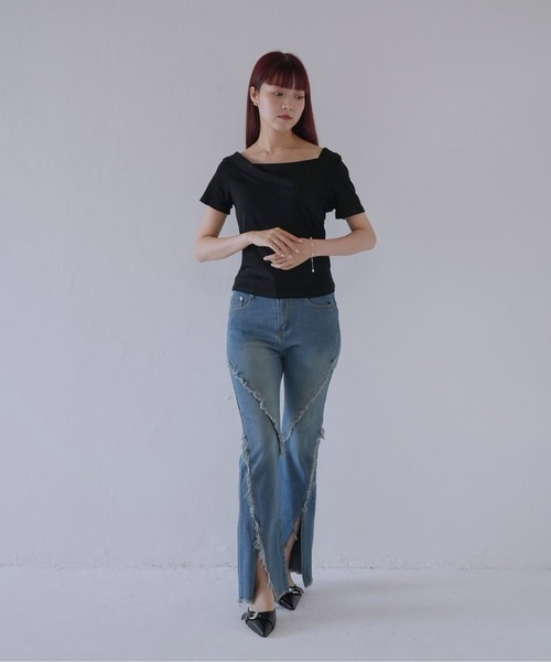 Uenui(ウニュイ)の「【 cunii 】 ワンショルダー風ネックデザインリブトップス(Tシャツ/カットソー・レディース・ホワイト/ブラック/カーキ・FREE)」の6枚目の写真