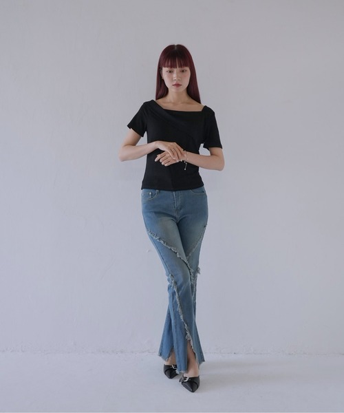 Uenui(ウニュイ)の「【 cunii 】 ワンショルダー風ネックデザインリブトップス(Tシャツ/カットソー・レディース・ホワイト/ブラック/カーキ・FREE)」の8枚目の写真
