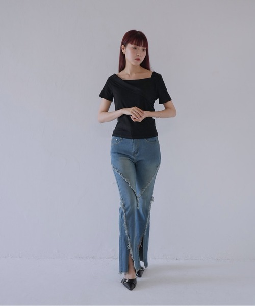 Uenui(ウニュイ)の「【 cunii 】 ワンショルダー風ネックデザインリブトップス(Tシャツ/カットソー・レディース・ホワイト/ブラック/カーキ・FREE)」の10枚目の写真