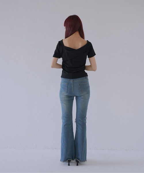 Uenui(ウニュイ)の「【 cunii 】 ワンショルダー風ネックデザインリブトップス(Tシャツ/カットソー・レディース・ホワイト/ブラック/カーキ・FREE)」の15枚目の写真