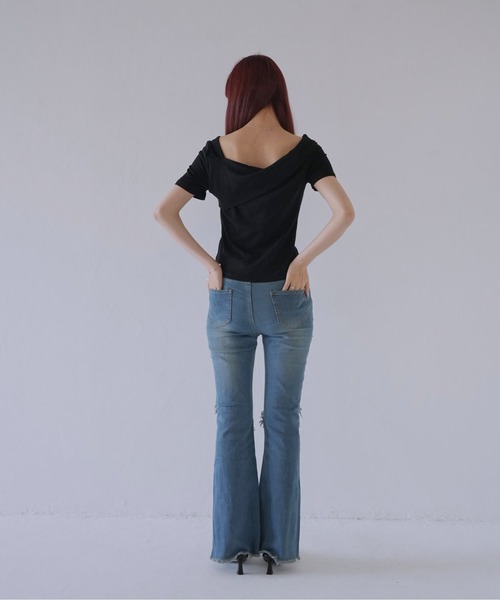 Uenui(ウニュイ)の「【 cunii 】 ワンショルダー風ネックデザインリブトップス(Tシャツ/カットソー・レディース・ホワイト/ブラック/カーキ・FREE)」の16枚目の写真