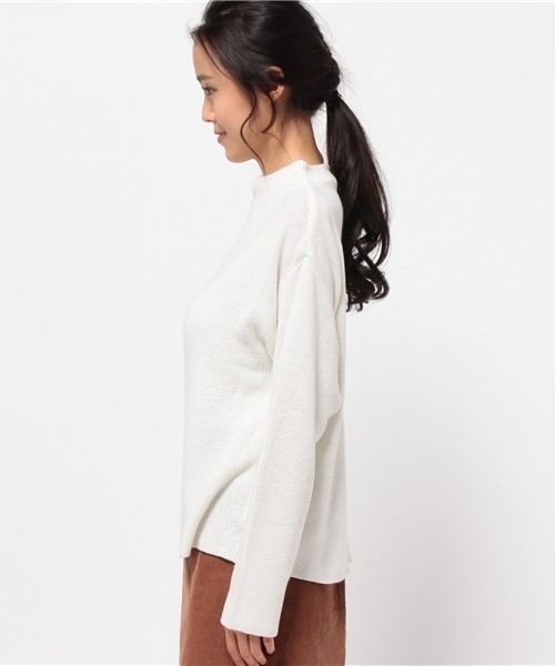 YEVS（イーブス）の「ボトルネックニットプルオーバー（ニット/セーター・レディース・キャメル/ブラック/オフホワイト/グレー・FREE）」の8枚目の写真