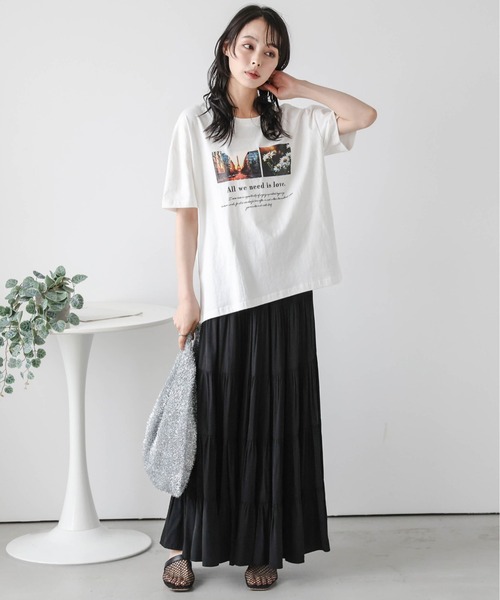 AMELY(エミリー)の「フォト&ロゴ プリントTシャツ(Tシャツ/カットソー・レディース・ホワイト/ブラック・フリー)」の4枚目の写真