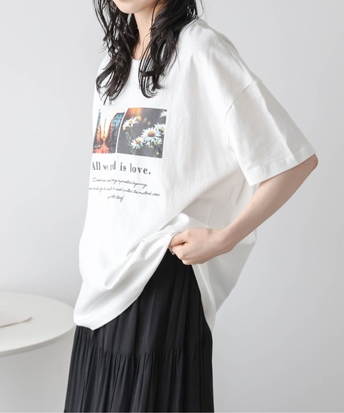 AMELY(エミリー)の「フォト&ロゴ プリントTシャツ(Tシャツ/カットソー・レディース・ホワイト/ブラック・フリー)」の5枚目の写真