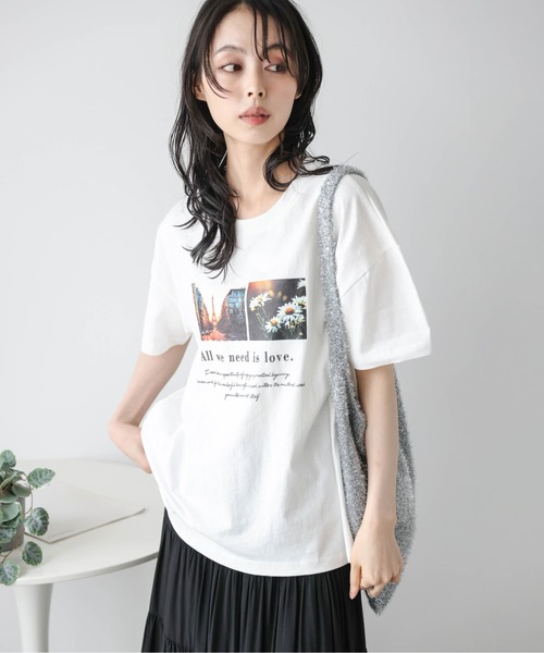 AMELY(エミリー)の「フォト&ロゴ プリントTシャツ(Tシャツ/カットソー・レディース・ホワイト/ブラック・フリー)」の8枚目の写真