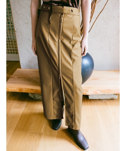 sahara（サハラ）の「Belt Design Zip Skirt/ベルトデザインジップスカート（スカート・レディース・ブラック/黄土色系・M/S）」の4枚目の写真