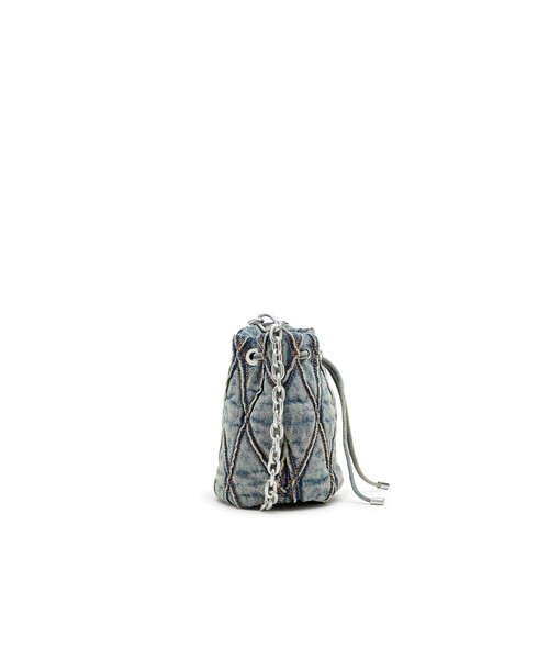 DIESEL（ディーゼル）の「ウィメンズ バケットバッグ S CHARM-D CHARM-D BUCKET S（ショルダーバッグ・レディース・ブルー・UNI）」の4枚目の写真