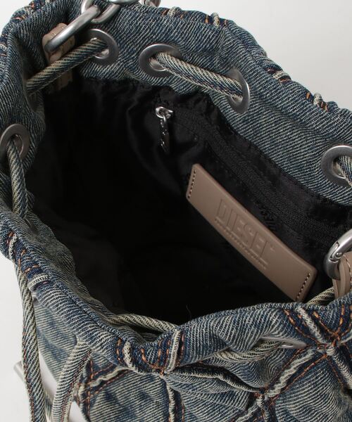 DIESEL（ディーゼル）の「ウィメンズ バケットバッグ S CHARM-D CHARM-D BUCKET S（ショルダーバッグ・レディース・ブルー・UNI）」の11枚目の写真