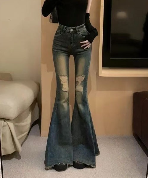 gossip!ロサンゼルス(ゴシップロサンゼルス)の「Y2K膝下フレア ダメージアクセントデニムパンツ(デニムパンツ・レディース・インディゴブルー・S/M/L)」の13枚目の写真
