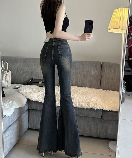 gossip!ロサンゼルス(ゴシップロサンゼルス)の「Y2K膝下フレア ダメージアクセントデニムパンツ(デニムパンツ・レディース・インディゴブルー・S/M/L)」の16枚目の写真