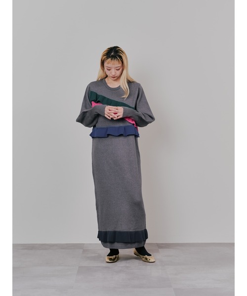 DOLLUPOOPS（ドールアップウップス）の「配色フリルティアードニットワンピース（ワンピース・レディース・チャコールグレー/ネイビー/ブラック・38）」の4枚目の写真