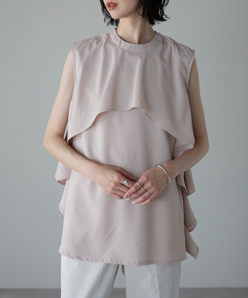 each（イーチ）の「ケープ風フリルノースリとろみブラウス（シャツ/ブラウス・レディース・ホワイト/ブラック/ブルー/ベージュ・FREE）」の3枚目の写真