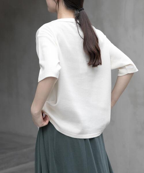 FORK&SPOON(フォークアンドスプーン)の「FORK&SPOON ミニワッフル5分袖Tシャツ(Tシャツ/カットソー・レディース・イエロー系その他/ブラック/オフホワイト/ボルドー・1)」の6枚目の写真