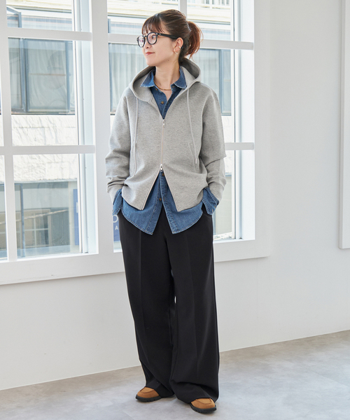 Spick & Span（スピックアンドスパン）の「《追加2》ストレッチジップフードパーカー（パーカー・レディース・ブラウン/チャコールグレー/ライトグレー・FREE）」の5枚目の写真