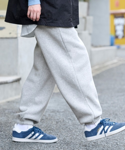 BARK MANHATTAN（バークマンハッタン）の「【BARK MANHATTAN】オーバーサイズイージースウェットパンツ（スウェットパンツ・メンズ・オートミール/ブラック/ネイビー/杢グレー/レッド/グレイッシュベージュ・L/M/XL/S）」の17枚目の写真
