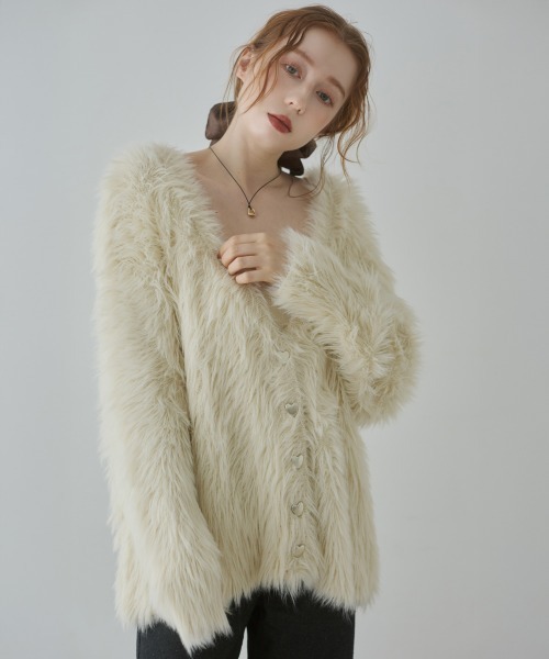 Bab(バブ)の「【選べる着丈/前後2WAY】ニュアンスハートボタンシャギーニットカーディガン(カーディガン/ボレロ・レディース・チャコールグレー/C/アイボリー/B/D/ライトグレー/ライトグリーン/A・FREE)」の6枚目の写真